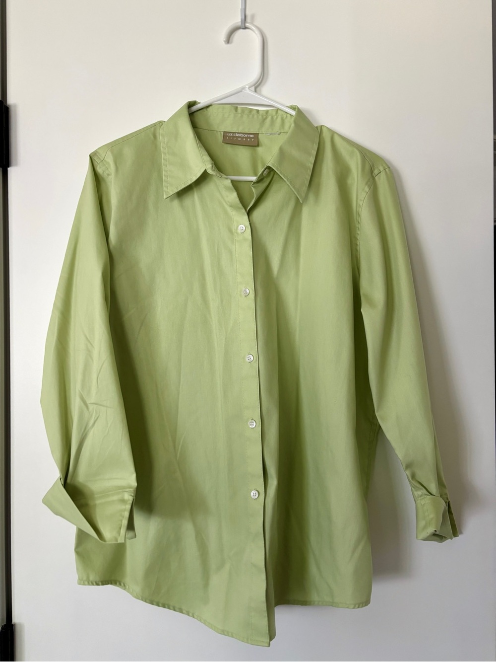 Liz Claiborne Light Green Women’s Button-Down Shirt